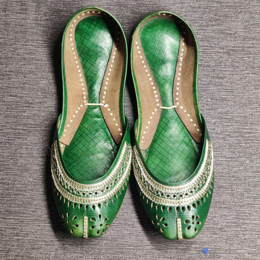 Handmade Green Leather Khussa for Women | Traditional Pakistani Jutti | Ethnic Flat Shoes | Vintage Style Footwear